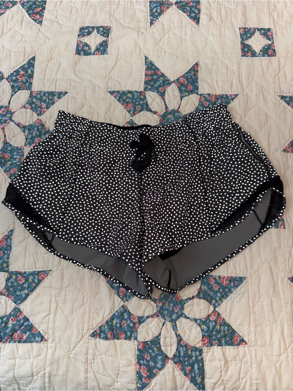 Lululemon Hotty Hot Shorts 2.5”